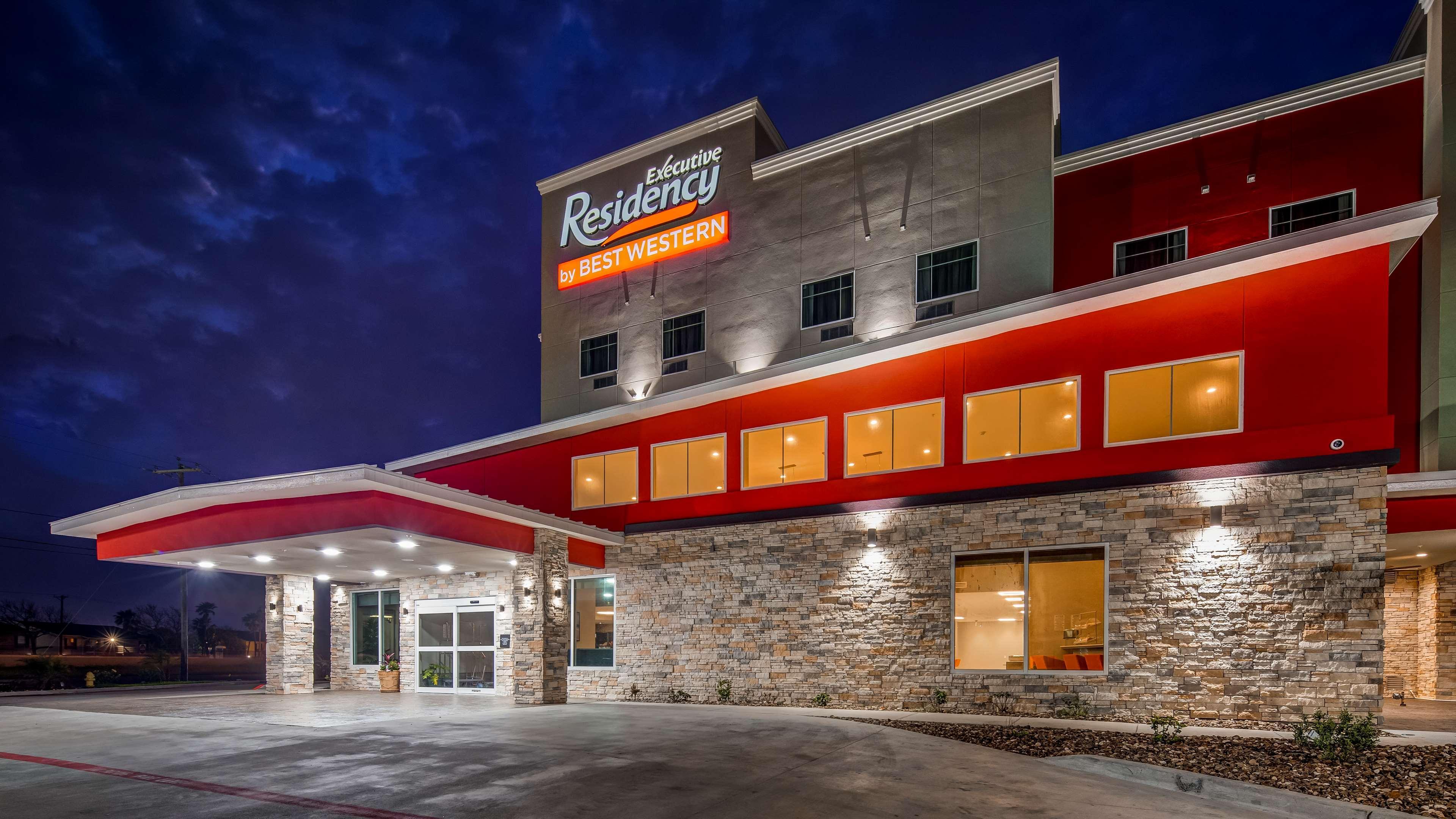 Executive Residency By Best Western Hotel